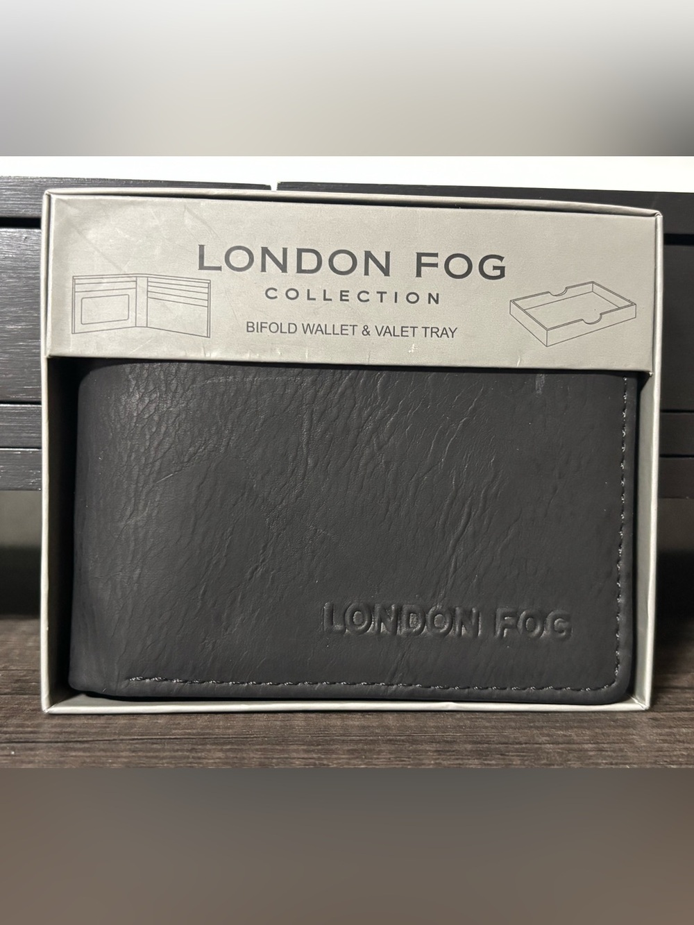 London Fog Men's Black Bifold Wallet with Embossed Logo